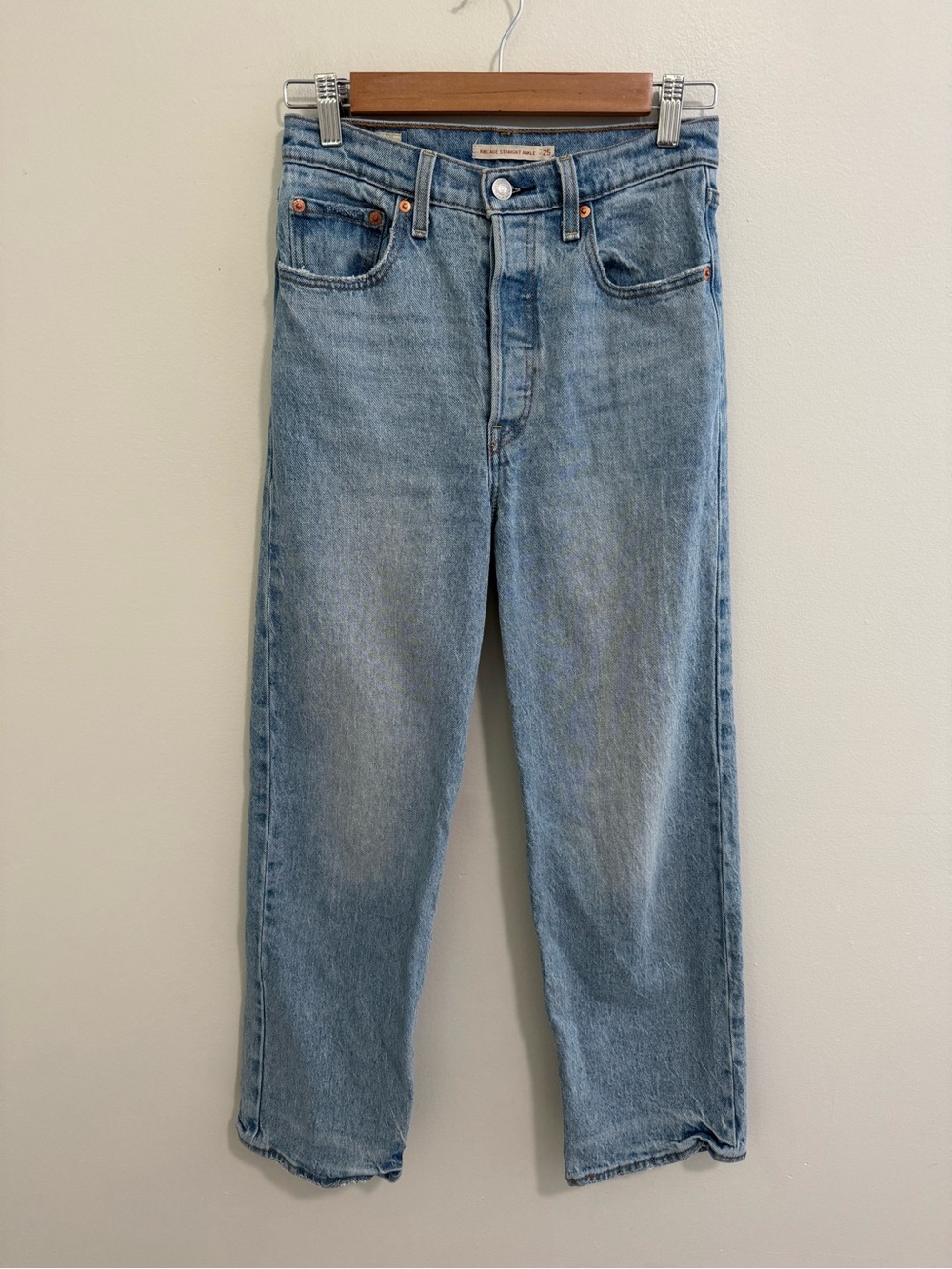 Levi's Ribcage Straight Ankle Jeans